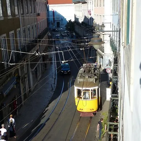 Appartamento Large In Camoes-chiado